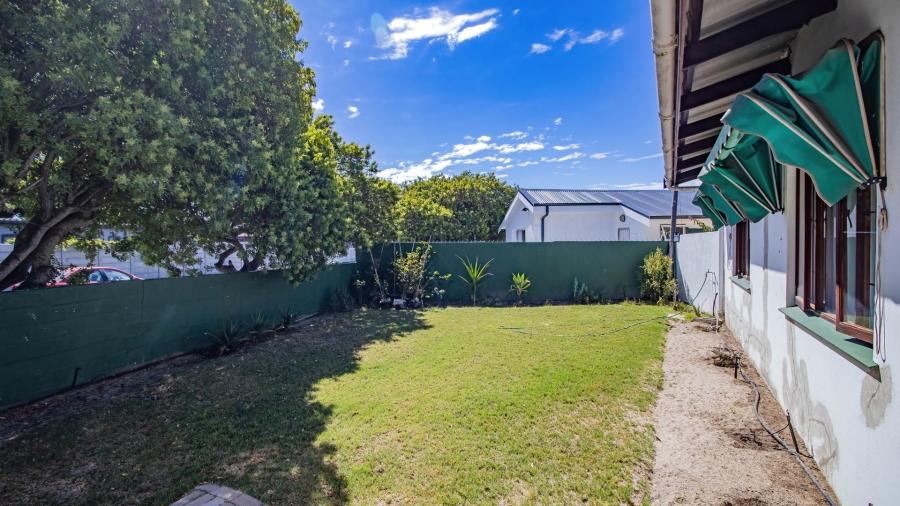 3 Bedroom Property for Sale in Middedorp Western Cape